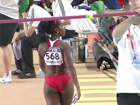 ইয়ারিসলি সিলভা: কিউবান অলিম্পিক পোল ভল্টে সেক্সি কালো গাধা - আমেমান।