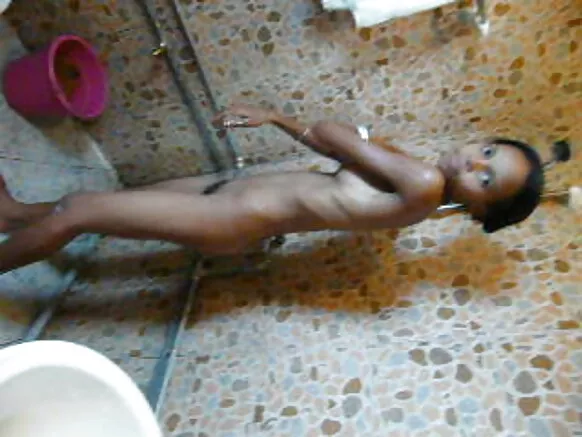 পাতলা কালো কামানো গুদ আগে আফ্রিকান কিশোর পর্ণ ভিডিও দেখে।