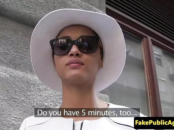 আফ্রিকান জাল এজেন্ট সঙ্গে XXX ভিডিওতে কালো সৌন্দর্য চোদা doggy শৈলী আউট টানা.