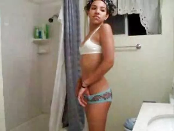 বুদ্ধিমান কালো কিশোর মেয়ে রেখাচিত্রমালা.